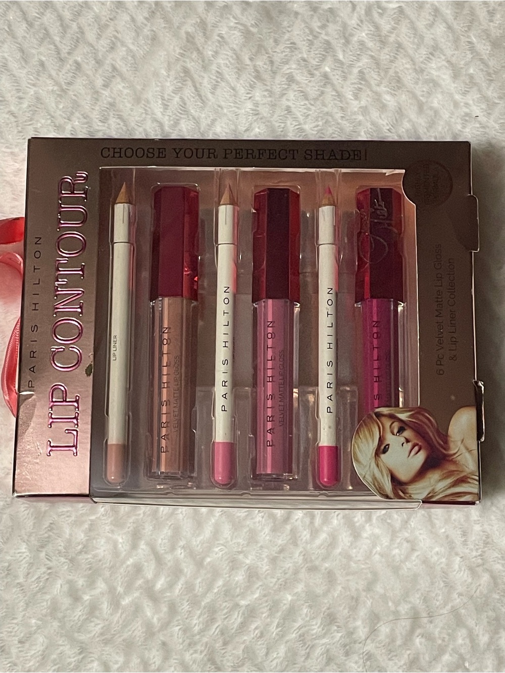 Paris Hilton Lip Contour 6-Pc
Velvet Matte Lip Gloss & Liner Set - NIB